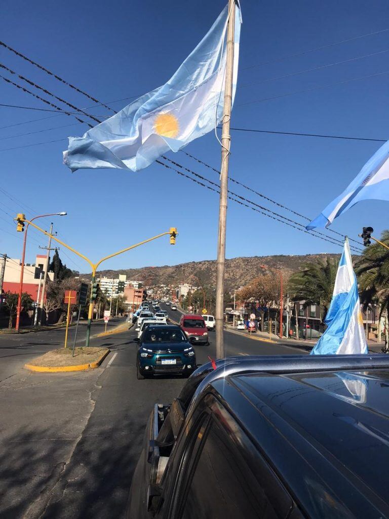 Banderazo en Carlos Paz. Foto: Noelia García Roñoli.