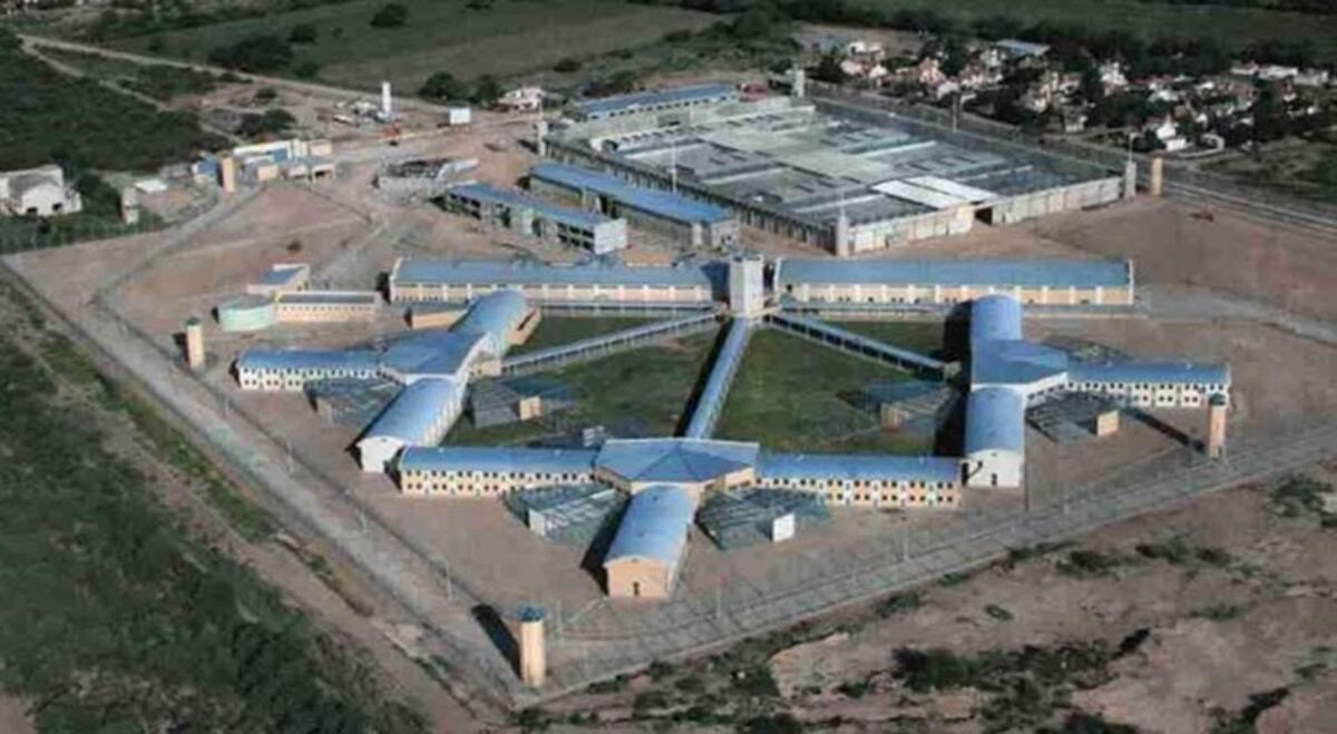Cinco detenidos por estafa a jubilados desde la cárcel de Cruz del Eje
