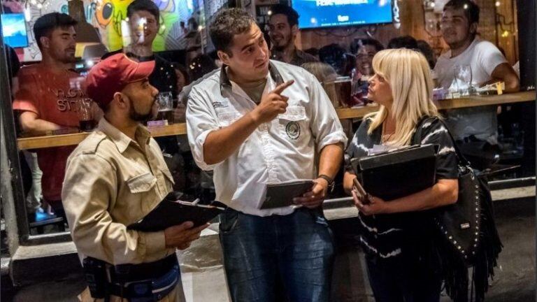 Controles en Pichincha y La Florida: 300 multas y tres locales clausurados (Municipalidad de Rosario)