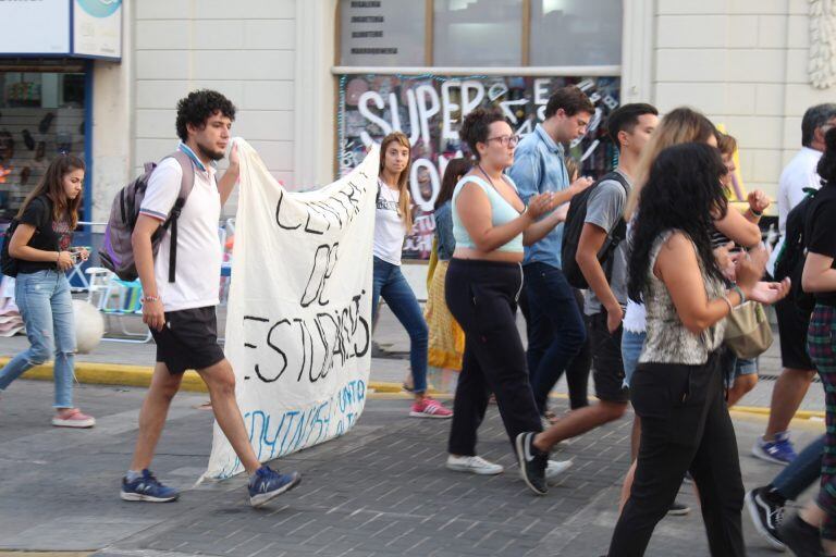 Ruidazo por aumento de tarifas y boleto