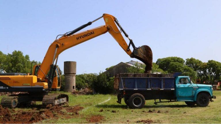 Excavación para lago en Pergamino