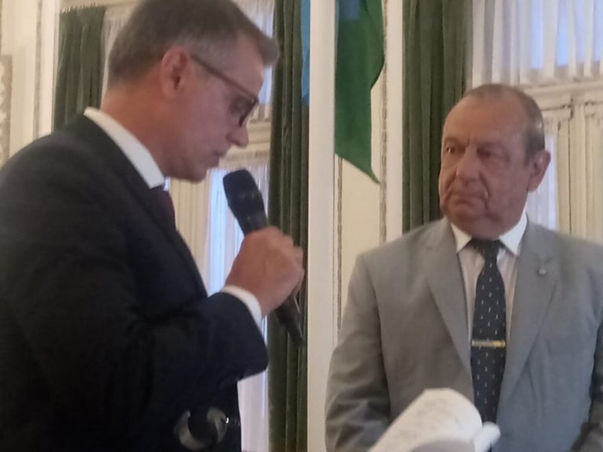 Carlos Sánchez asumió su quinto mandato consecutivo y convocó al trabajo en conjunto