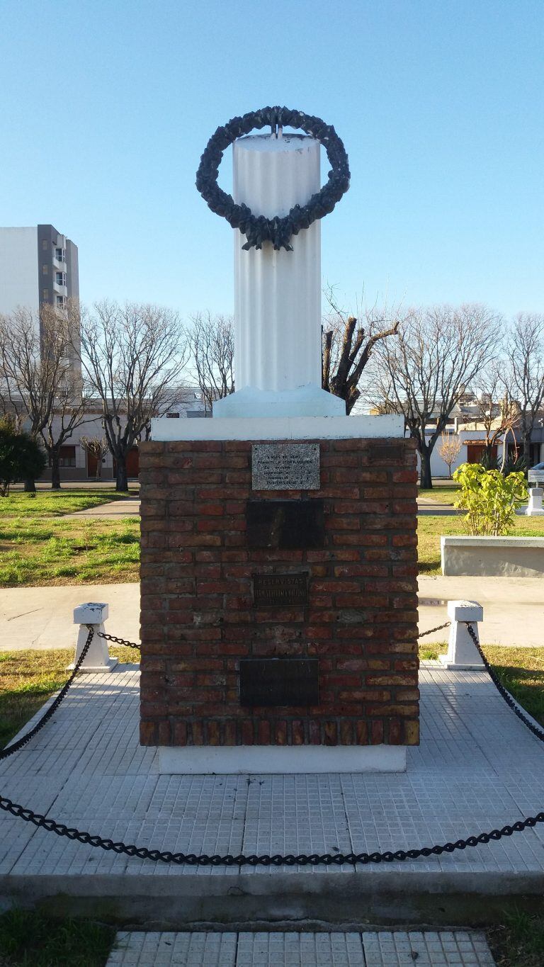 Monumento a los Caídos por la Patria, Plaza España, Tres Arroyos.