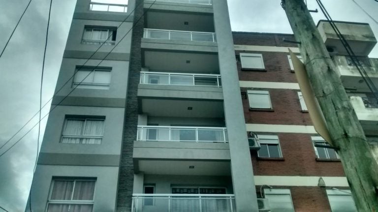 Edificio desde don cayó joven de 16 años