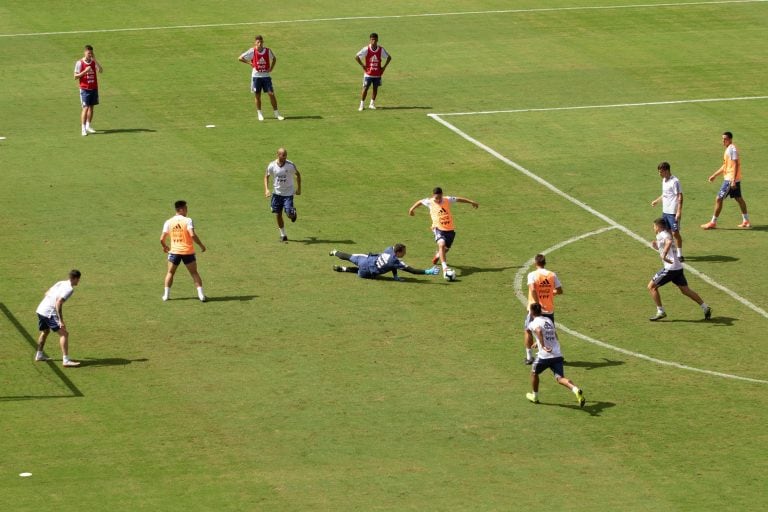 COPAME263. SALVADOR (BRASIL), 14/06/2019.- Jugadores de Argentina participan en un entrenamiento este viernes al estadio del Barradao, en la ciudad de Salvador (Brasil). EFE/Joédson Alves