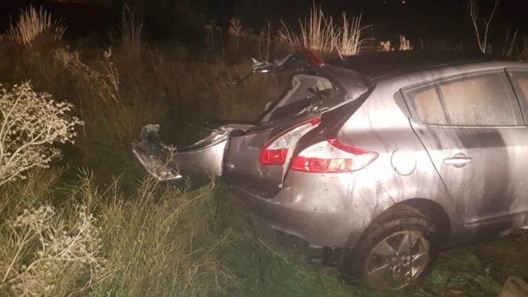 Encontraron un auto destruido en la Carrindanga