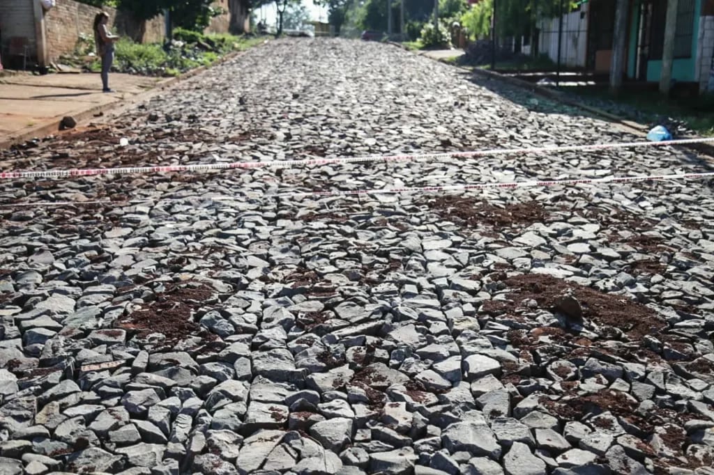 Continúan ejecutando obras viales en Eldorado.