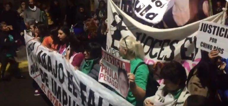 Caravana en pedido de justicia por Paula Perassi. (Captura)