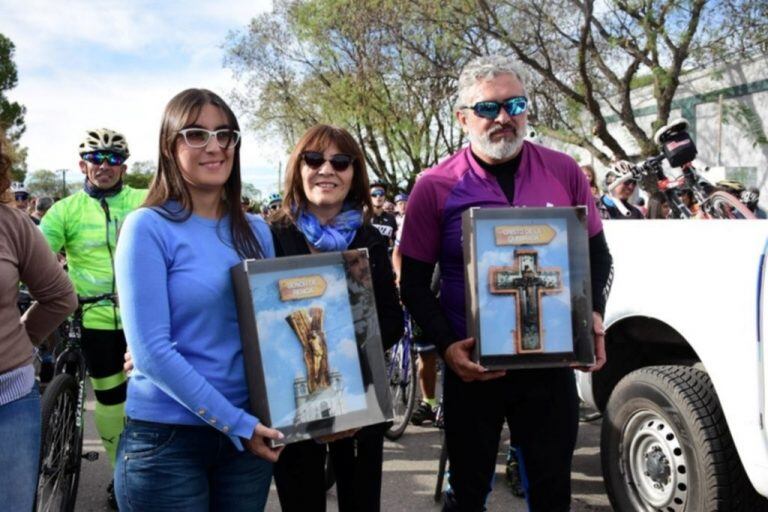 Miles de personas llegaron a Renca para celebrar al Santo Cristo del Espino. Foto: El Diario de la República.