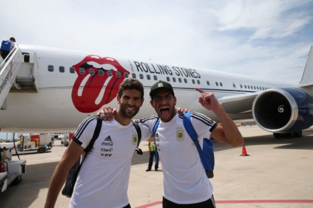 La Selección viajó a Rusia en un avión de los Rolling Stones