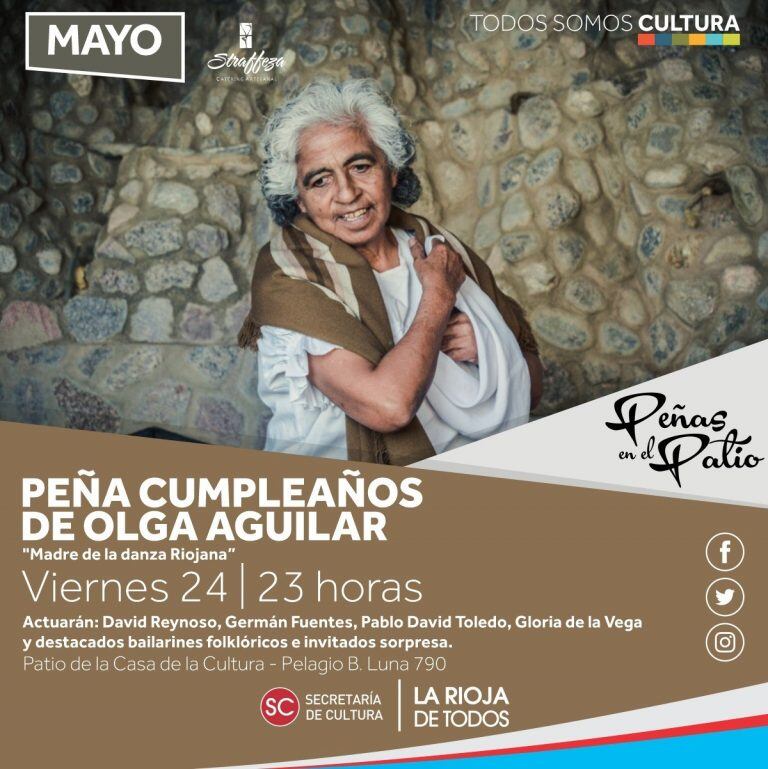 Olga cumple 79 años y lo celebra junto a músicos y bailarines en el Patio de la Casa de la Cultura