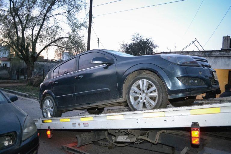 La banda se dedicaba al robo de autos con inhibidores de alarmas y hay al menos 12 detenidos.