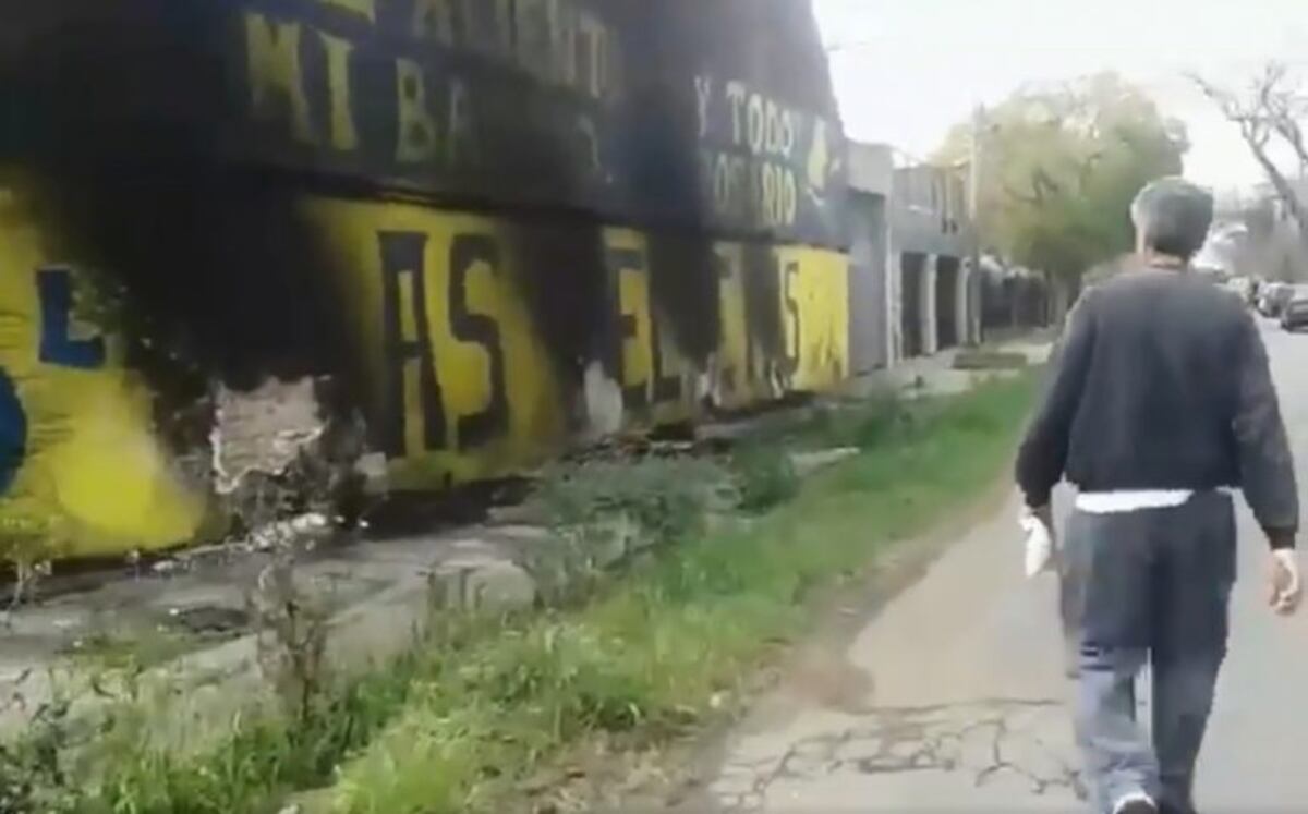 Incendiaron un mural de Central en una fábrica de zona sudoeste
