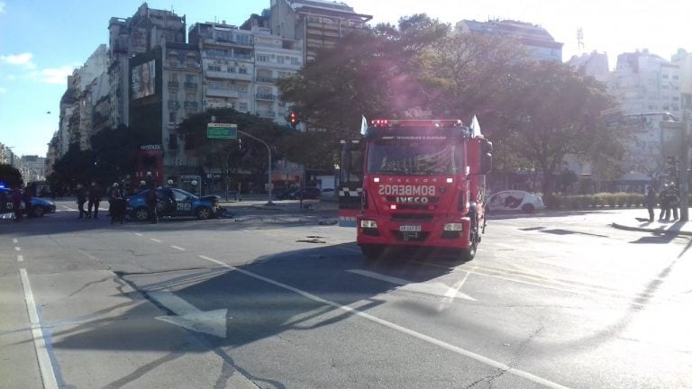 Accidente 9 de Julio y Avenida Santa Fe (Twitter)