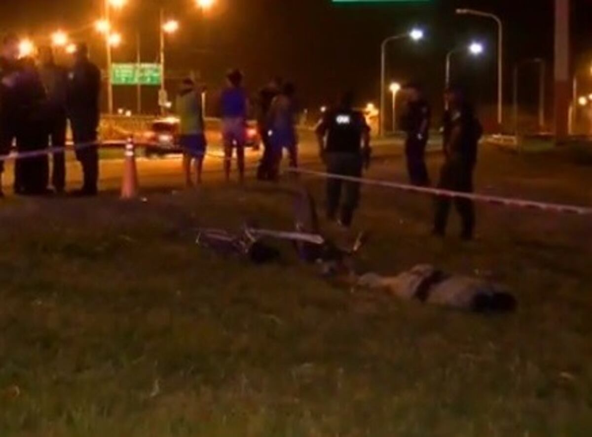 Feroz asesinato de un ciclista en Acceso Sur