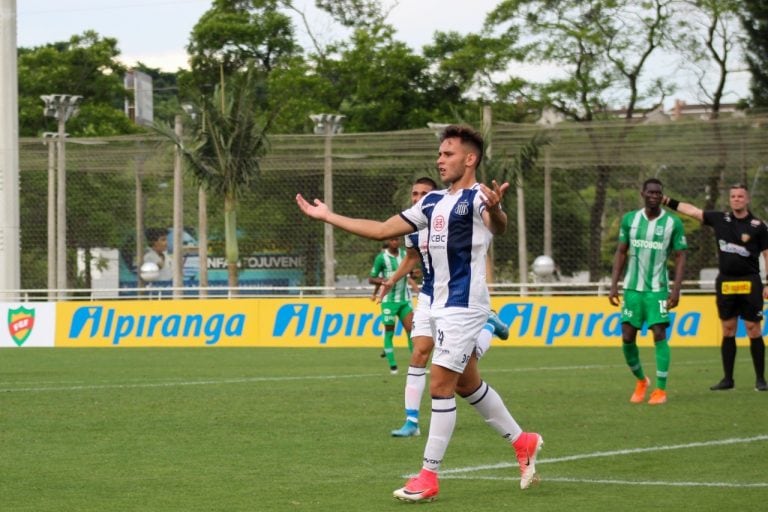 Augusto Schott el jugador de Arroyito en Talleres de Córdoba