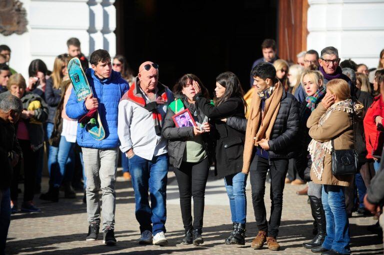 Velorio de los chicos fallecidos tras una persecución con la policía en San Miguel del Monte (Foto: Luciano Thierberger)