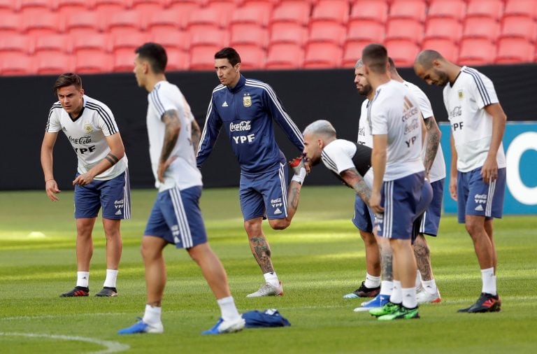 La Selección entrenando en Porto Alegre de cara al duelo clave ante Catar. Foto: AP/Silvia Izquierdo