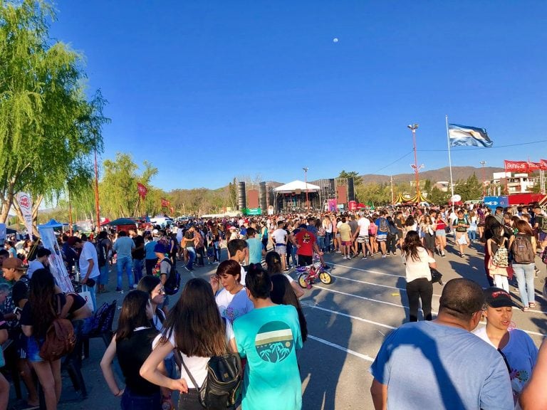 Costanera en Carlos Paz el día de la Primavera