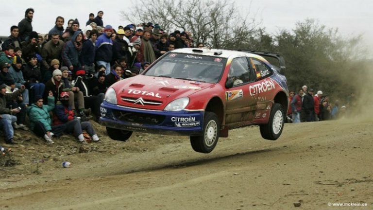 Sainz, en su victoria de 2004 en Córdoba, con el Citroën Xsara WRC.