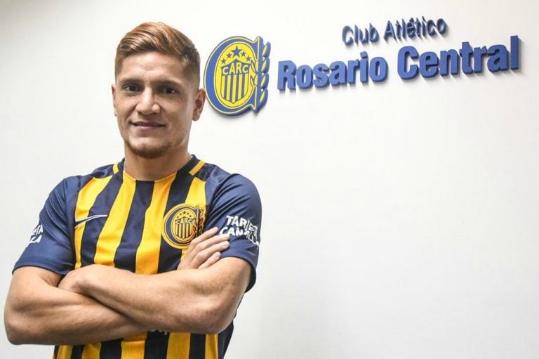 Presentaron al volante Leonardo Gil en Rosario Central. (Prensa Rosario Central)