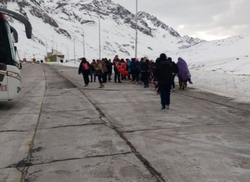 Entre los pasajeros hay mujeres embarazada.