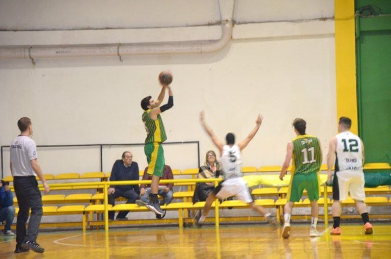 Costa Sud vs Pueblo Nuevo (Facebbok/básquet Costa Sud)