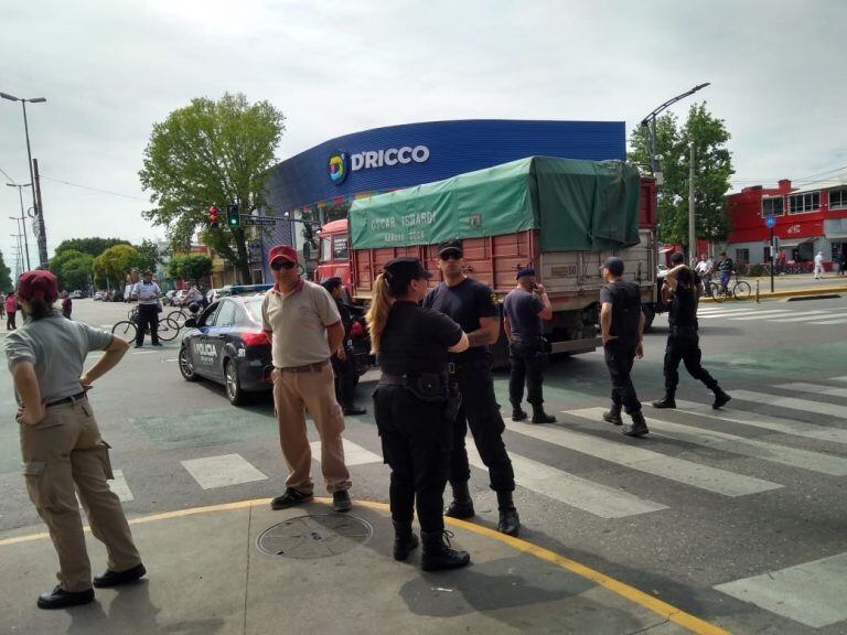 La Guardia Urbana Municipal (GUM) se hizo cargo de colaborar con la policía. (@minsegsf)