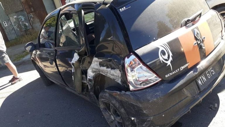 Así quedaba uno de los participes del accidente  sobre la  avenida Fontana, en el centro de la ciudad.