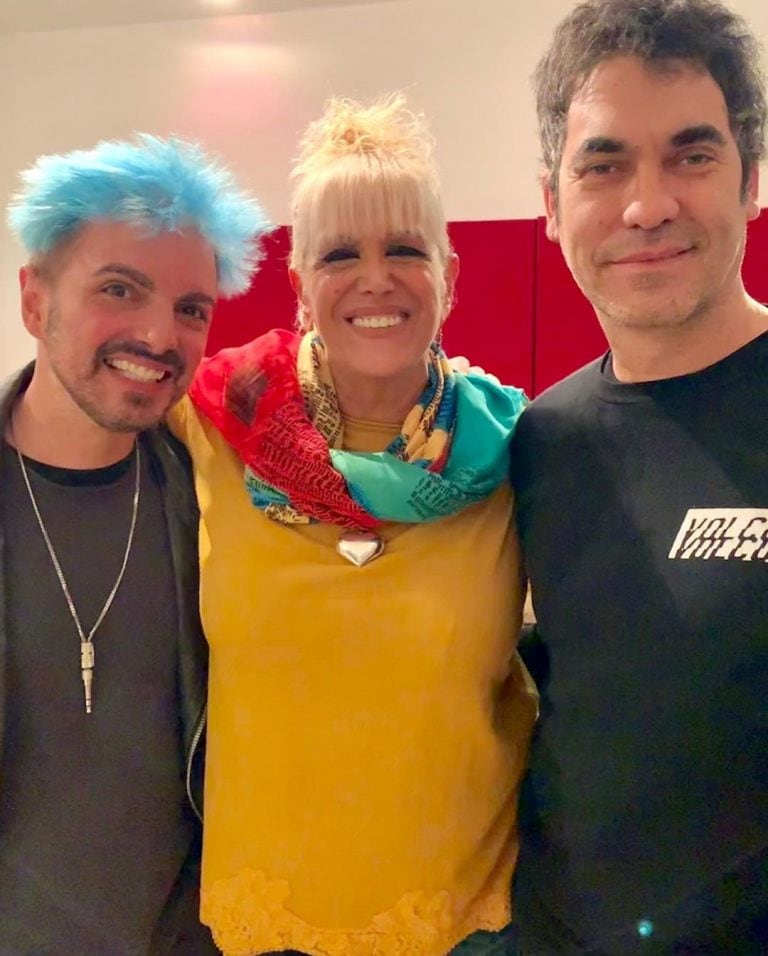 Valeria Lynch junto a Ale Sergi y Mariano Gabriel Martínez de Attaque 77 (Foto: Instagram)