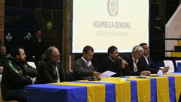 Renunciaron revisores de cuenta de Central: "La dirigencia es la orquesta del Titanic" (Rosario Central)