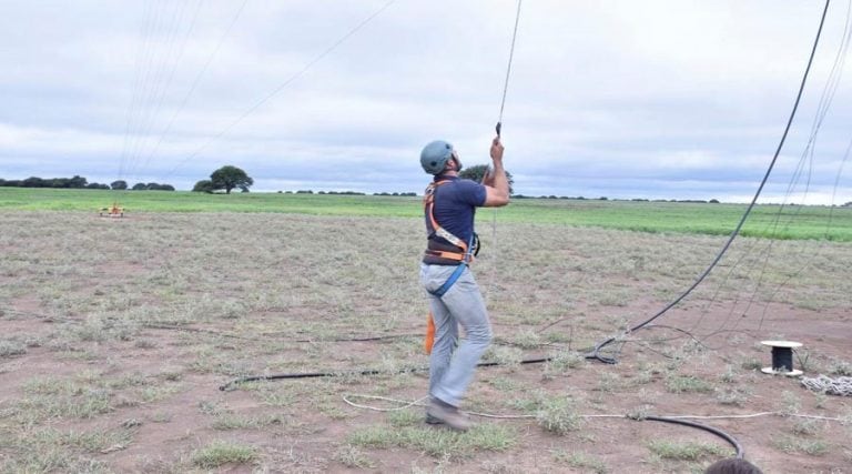 Con la antena, se proveerá internet mayorista (APN)