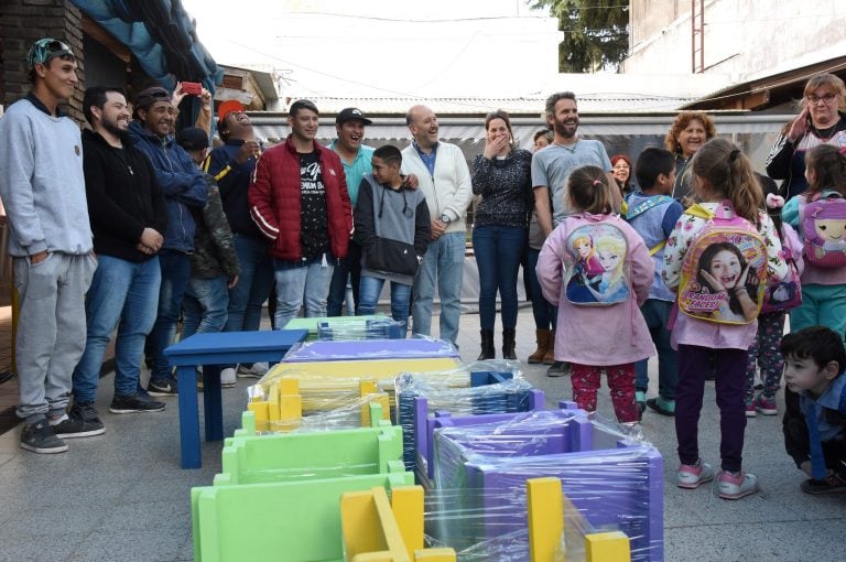 Jóvenes del programa Nueva Oportunidad hicieron sillas par un jardín de infantes