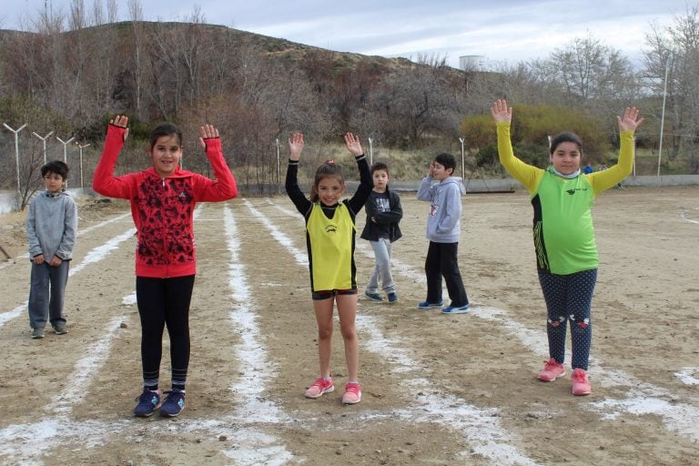 Jornada de atletismo infantil en Cañadón Seco