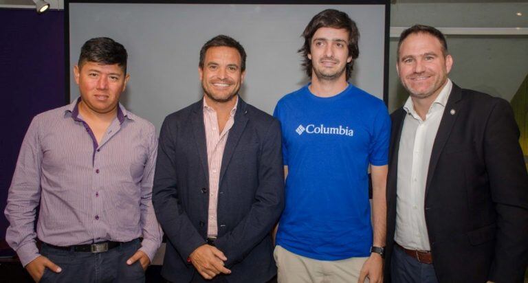 Castagnolo, Posadas y Valdecantos, junto al representante de la organización de la competencia, en el anuncio oficial del arribo de la carrera esta semana a Jujuy.