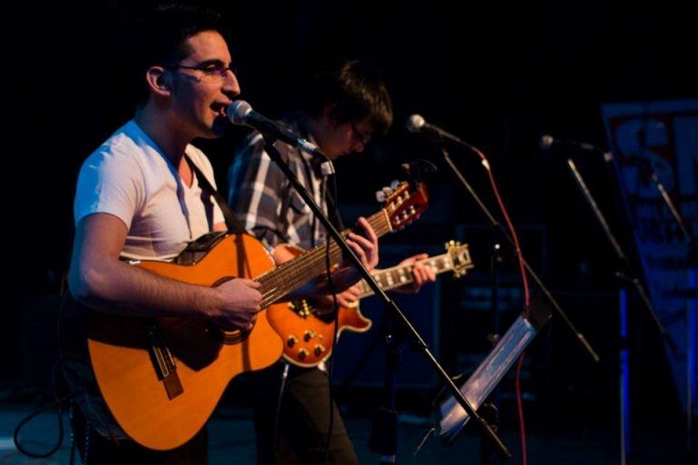 Favio y Martín Barbieri en escena.