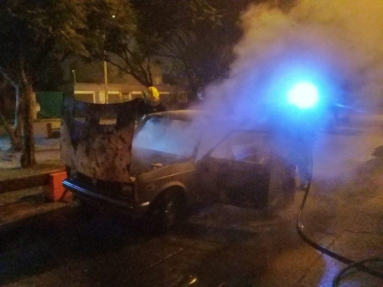 Incendio vehicular en Arroyito