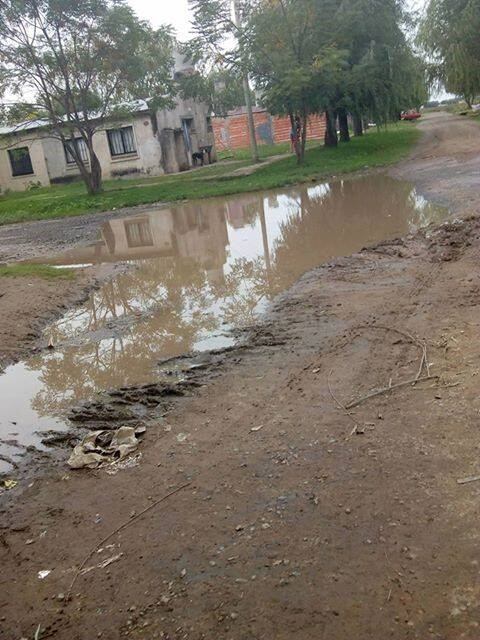 Así están las calles a una semana de las lluvias. (Flash 24)