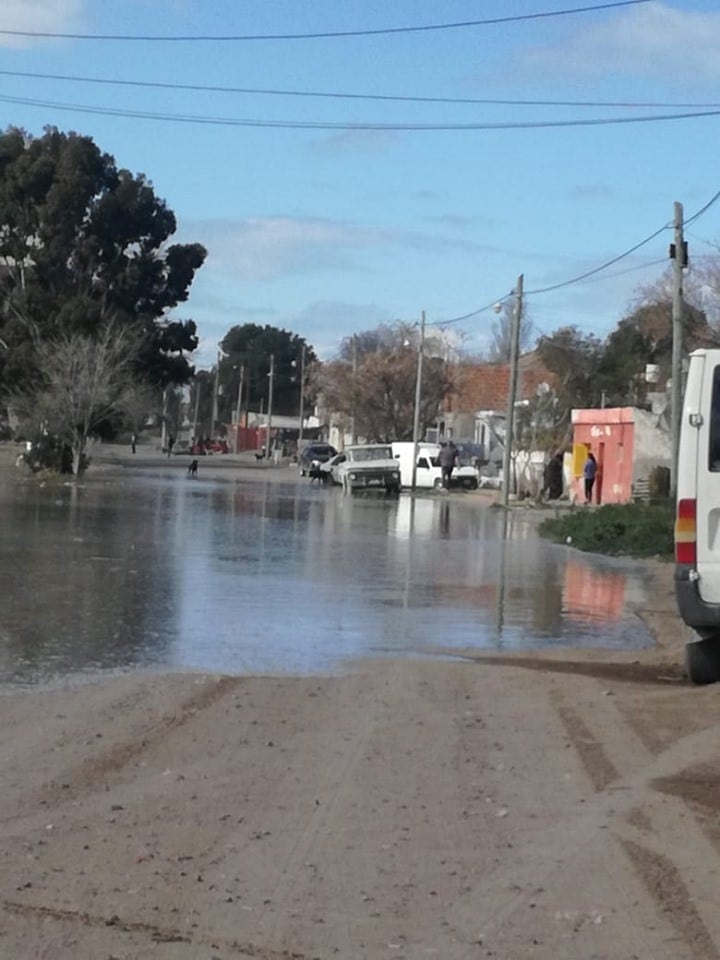 El agua llegó a las calles de SAO.