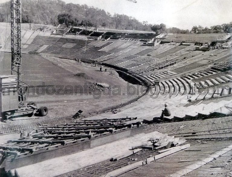 El Estadio MAlvinas argentinas tiene capacidad para 40.268 personas.