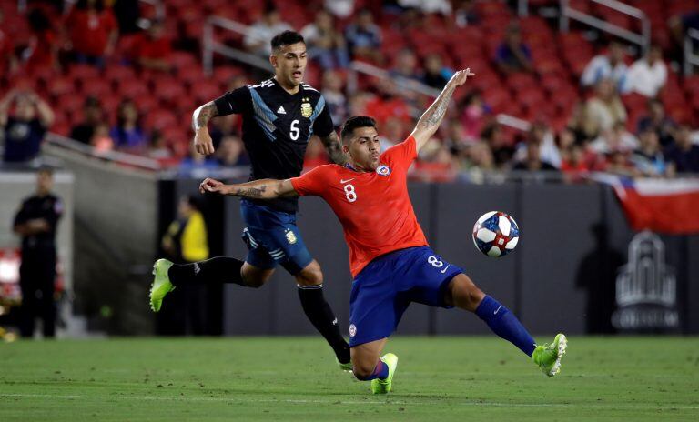 César Pinares tuvo la más clara de Chile. (AP)