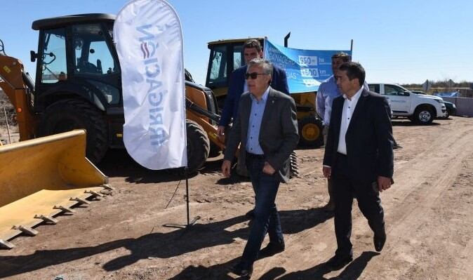 El gobernador de Mendoza, Alfredo Cornejo y el intendente de General Alvear, Walter Marcolini.