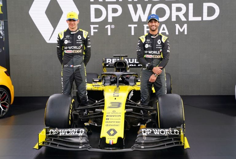 La presentación en Melbourne del monoplaza de Renault, con el que este año competirán Ricciardo y Ocon.