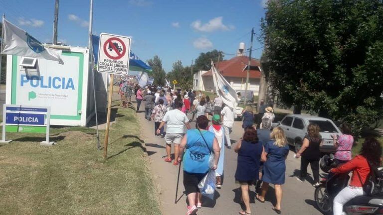 Protesta en reclamo del no cierre de PAMI Quequén - 2