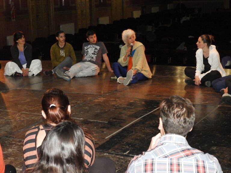 La directora visitó el Teatro Colón