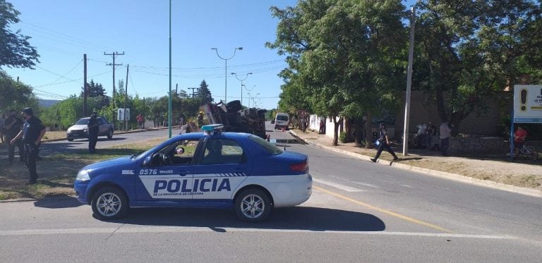 El accidente ocurrió este lunes cerca de las 16, en la rotonda ingreso Sur a Mina Clavero.