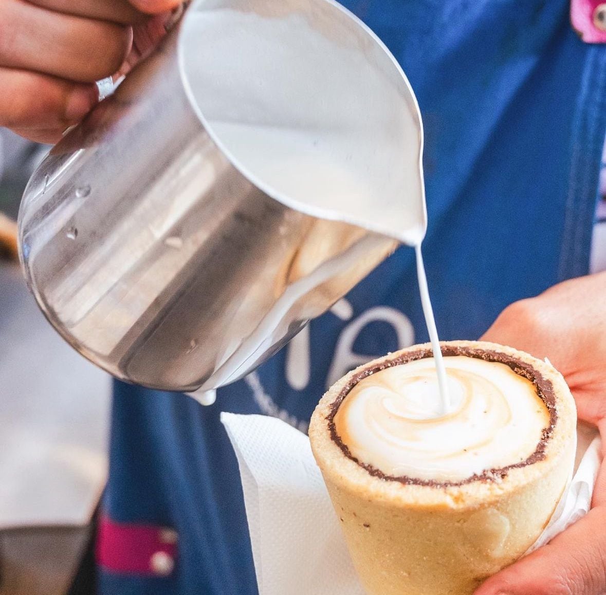 El café tradicional con galleta cookie.