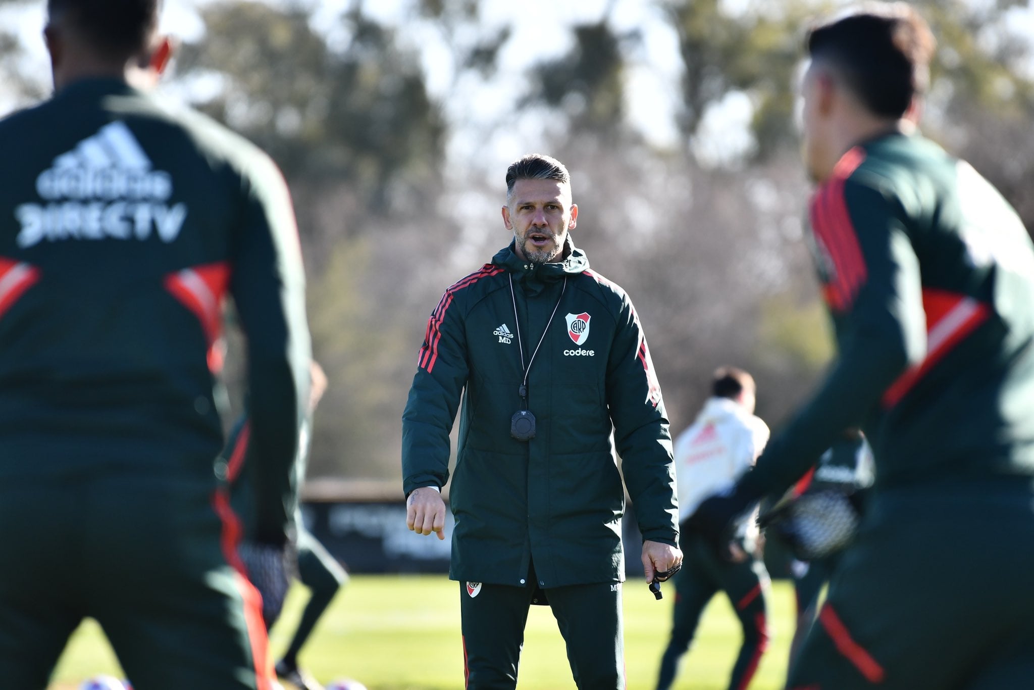 Martín Demichelis y la duda que tiene para el partido ante Racing. (Prensa River)