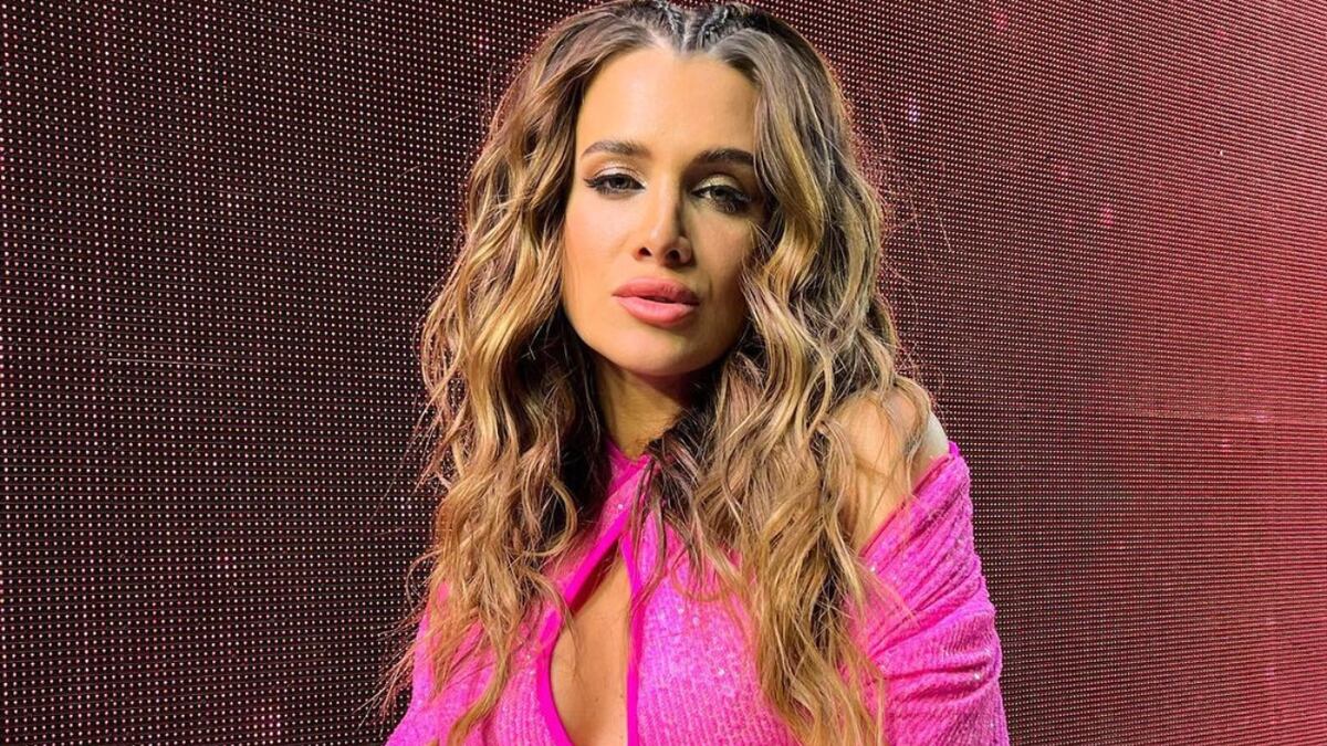 Camila Homs deslumbró con un vestido negro estilo cut out y muy ajustado