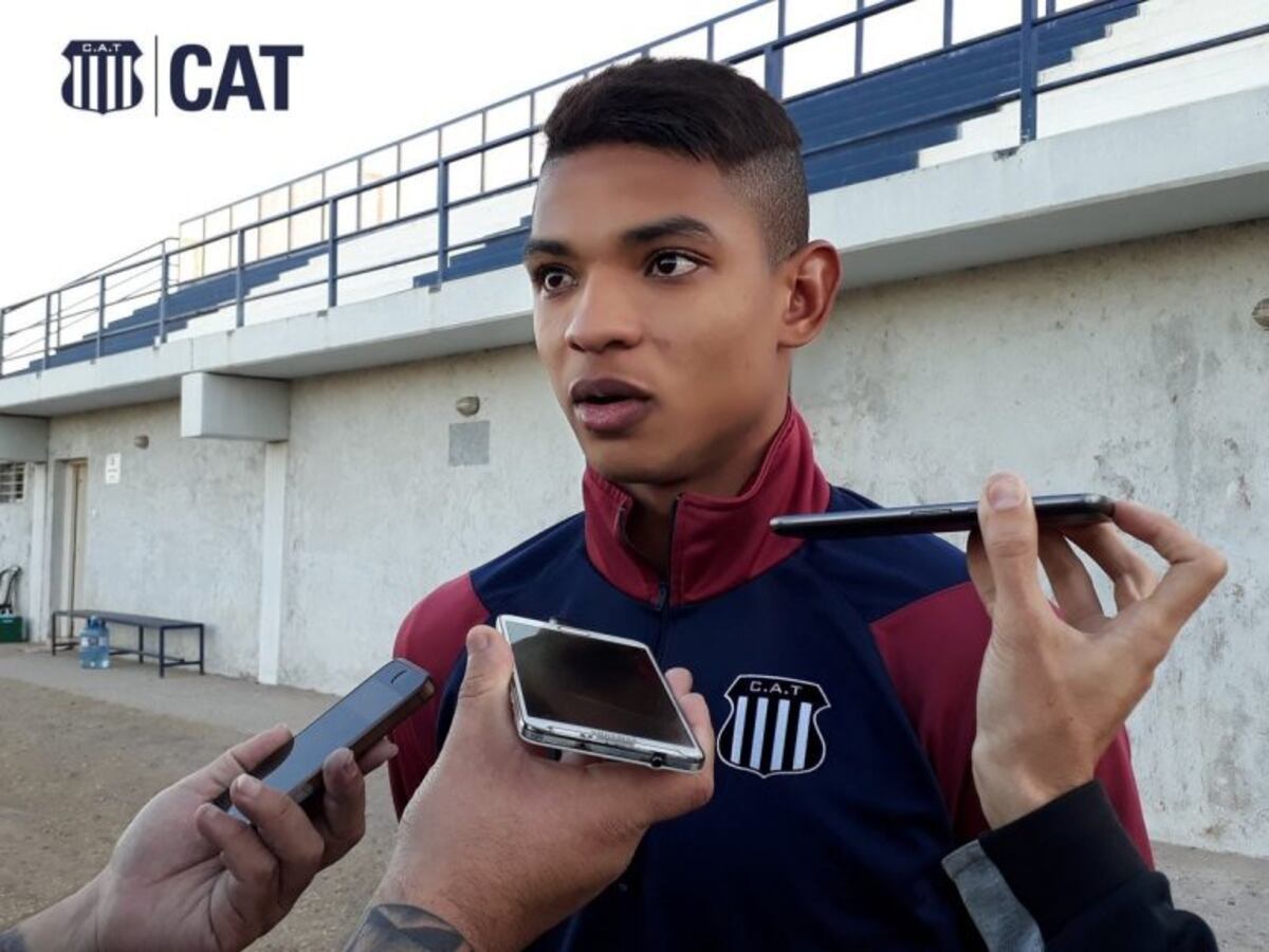 El colombiano Valoyes se presentó en Talleres